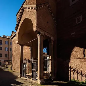 150 M Dal Colosseo - Minerva , Roma Italia